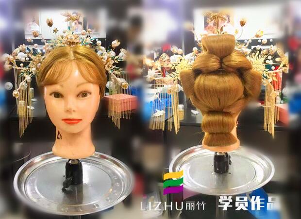 秀禾卷筒造型手法，廣西新娘化妝培訓(xùn)給你教程