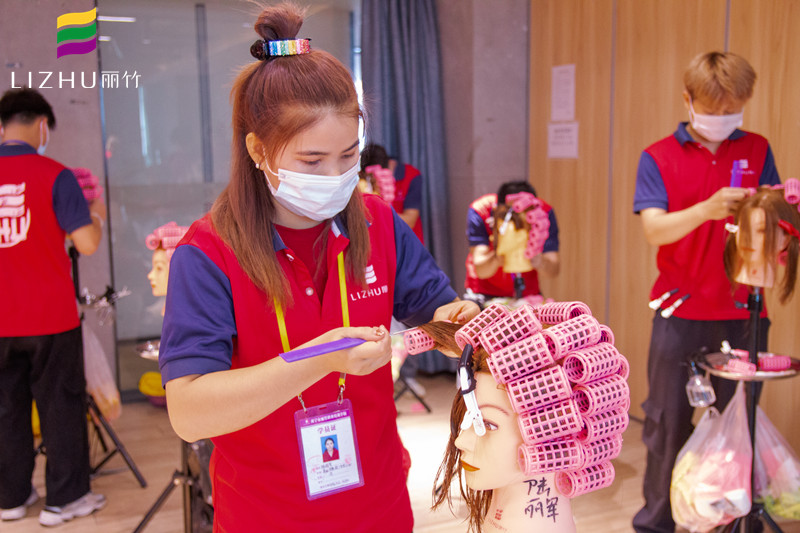 美發(fā)助理的考核標(biāo)準(zhǔn)，南寧美發(fā)師培訓(xùn)課程