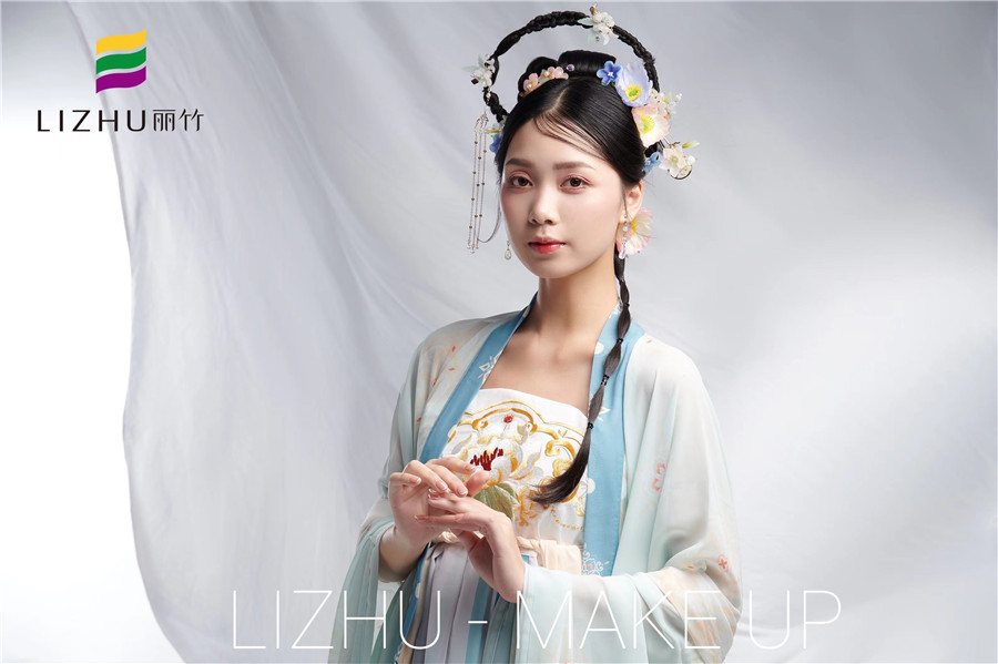 漢服彩妝造型，南寧排名前三化妝學(xué)校作品