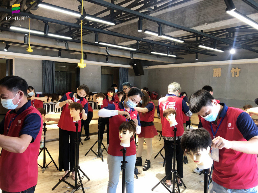 如何快速剪男發(fā)？廣西男士頭發(fā)修剪教程分享