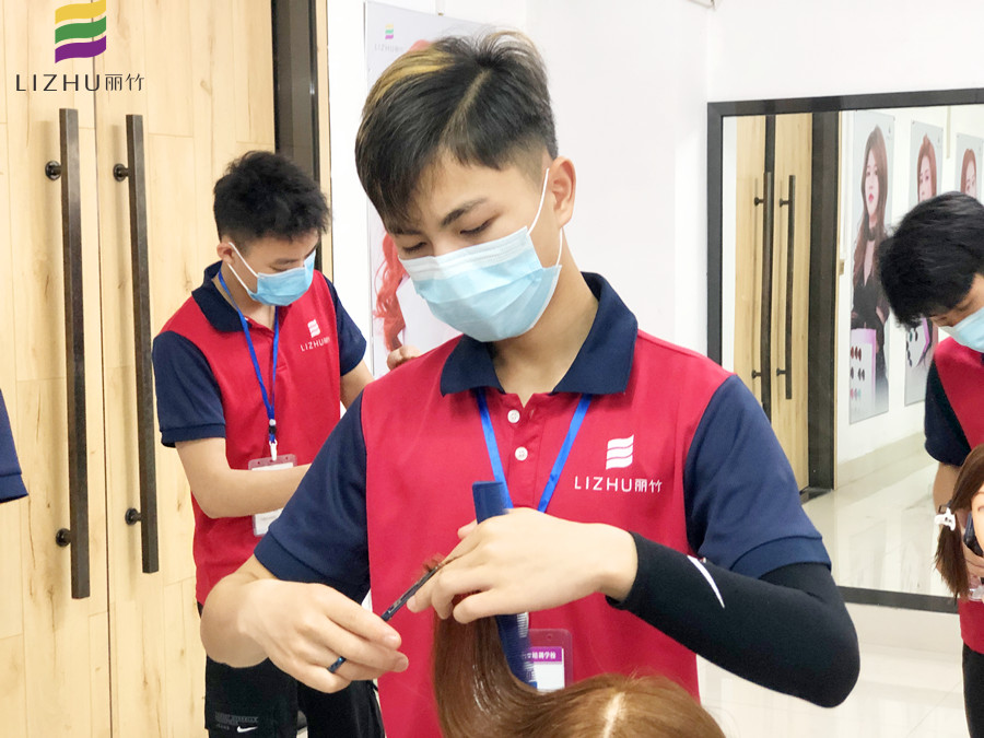 美發(fā)中工技師的考核標(biāo)準(zhǔn)，南寧市職業(yè)技能鑒定培訓(xùn)機(jī)構(gòu)