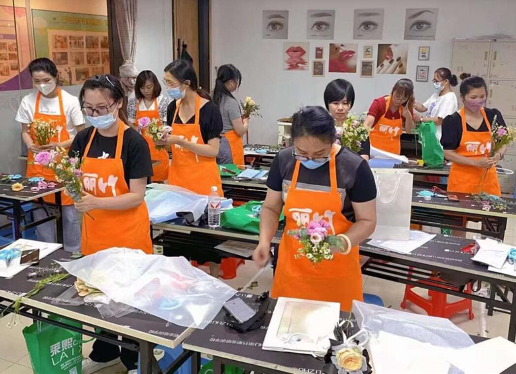 南寧花藝學(xué)校開班，浪漫席卷而來
