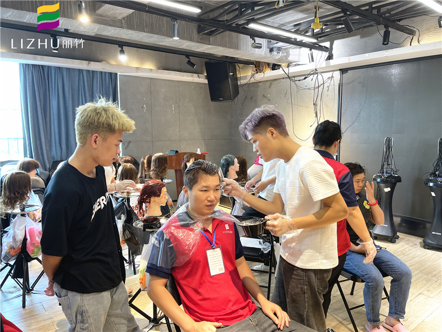 美發(fā)新手燙染技巧，廣西燙染培訓(xùn)課程