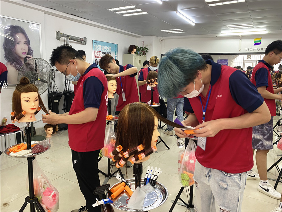 新手如何快速掌握標(biāo)準(zhǔn)杠？美發(fā)上杠技巧總結(jié)