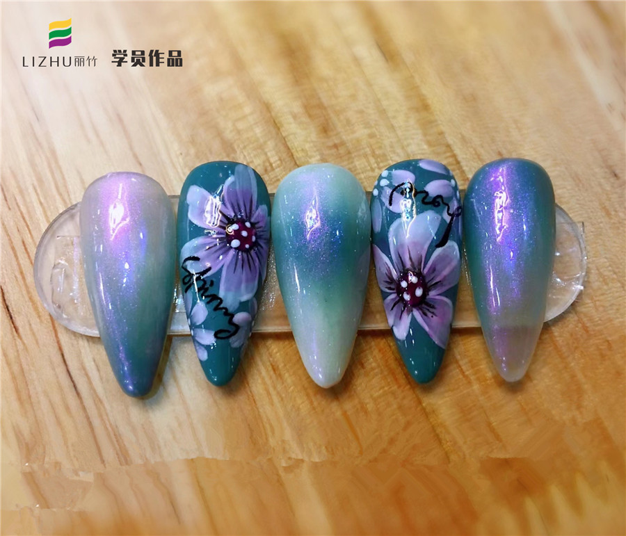 日式花卉美甲圖片，廣西南寧美甲培訓學員作品