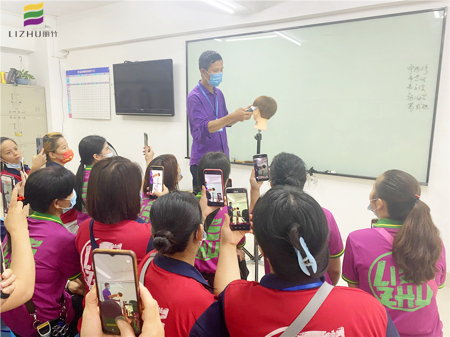 如何根據(jù)臉型修剪鬢角？廣西理發(fā)剪發(fā)學(xué)校教你