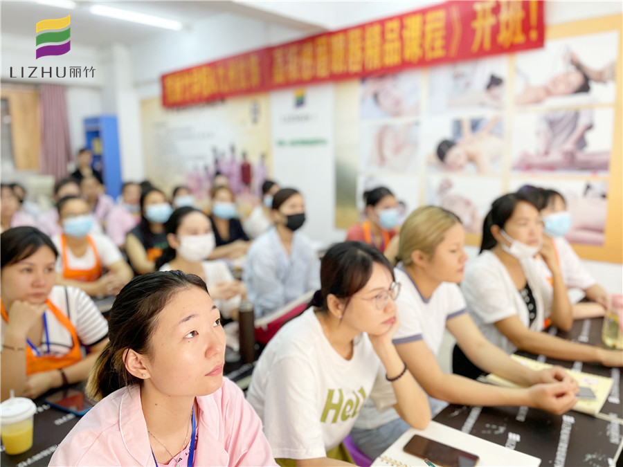 南寧紋繡培訓(xùn)學(xué)校《高 級(jí)感眉眼唇精品課程》開(kāi)班