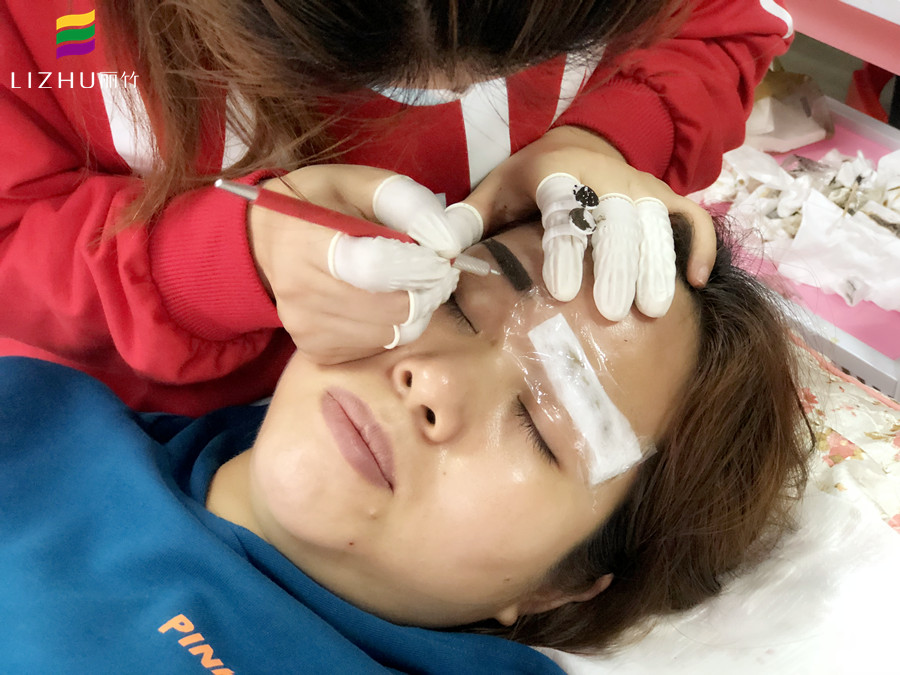 紋眉快速消腫的方法，南寧紋繡眉眼唇培訓(xùn)分享