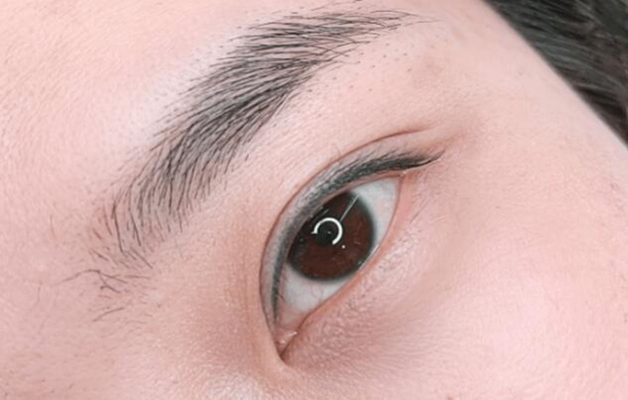 紋眉如何設(shè)計眉峰？南寧專業(yè)正規(guī)紋繡學(xué)校解析