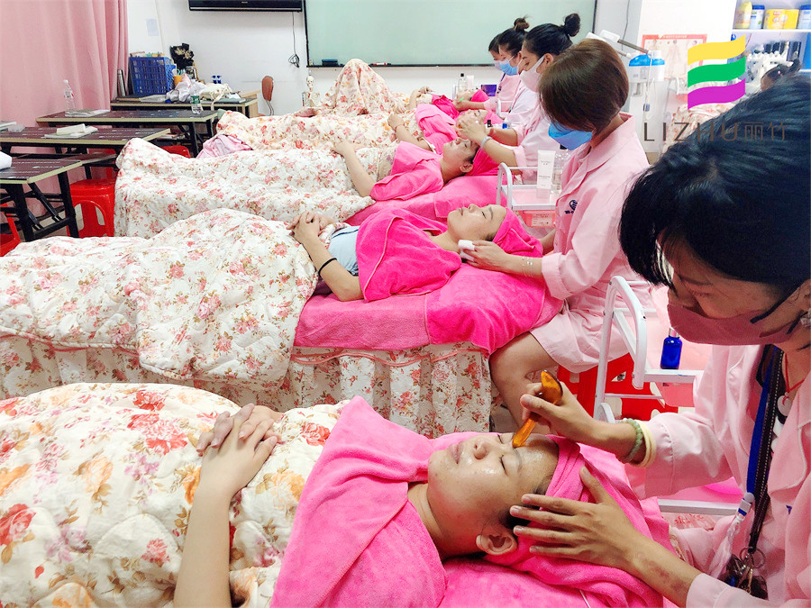 南寧學(xué)美容美體：你為什要進(jìn)行額頭撥筋？