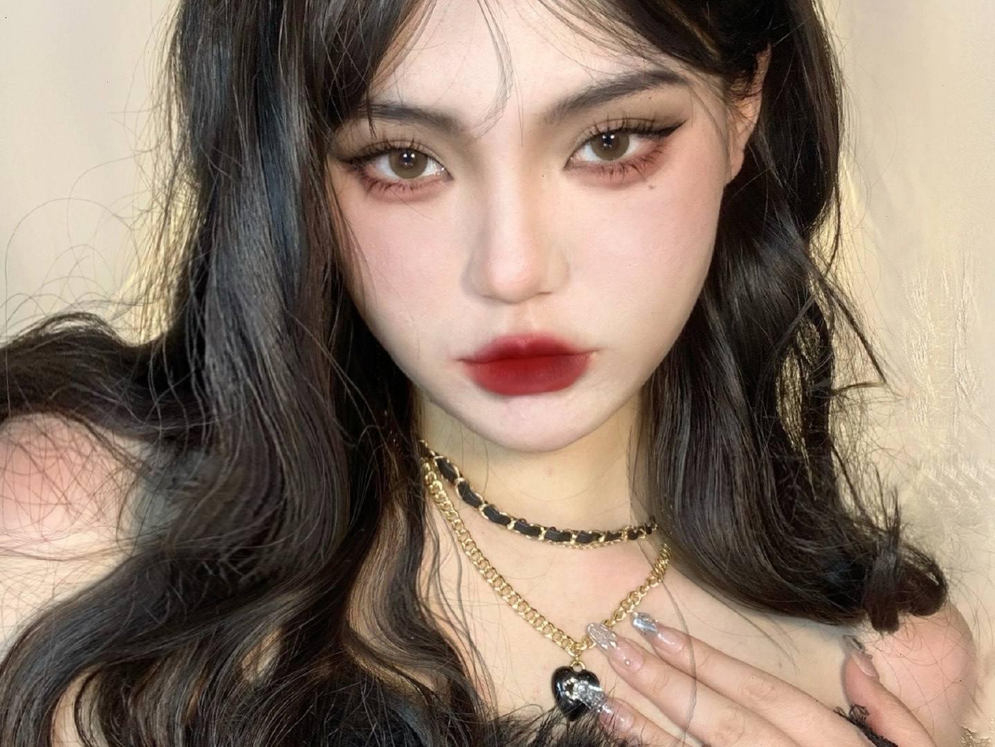 雪地玫瑰妝教程，南寧化妝職業(yè)培訓學校分享