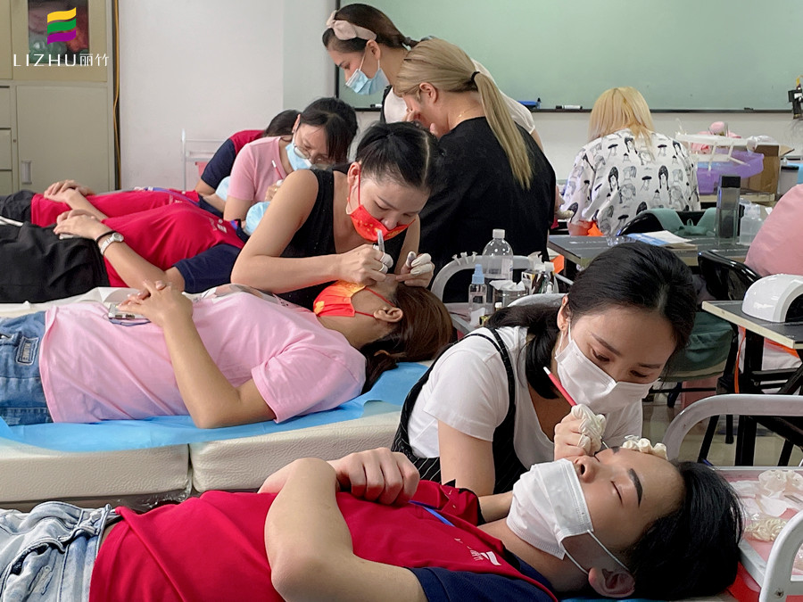 被舒緩膏灼傷處理的方法，廣西紋繡正規(guī)學(xué)校分享建議