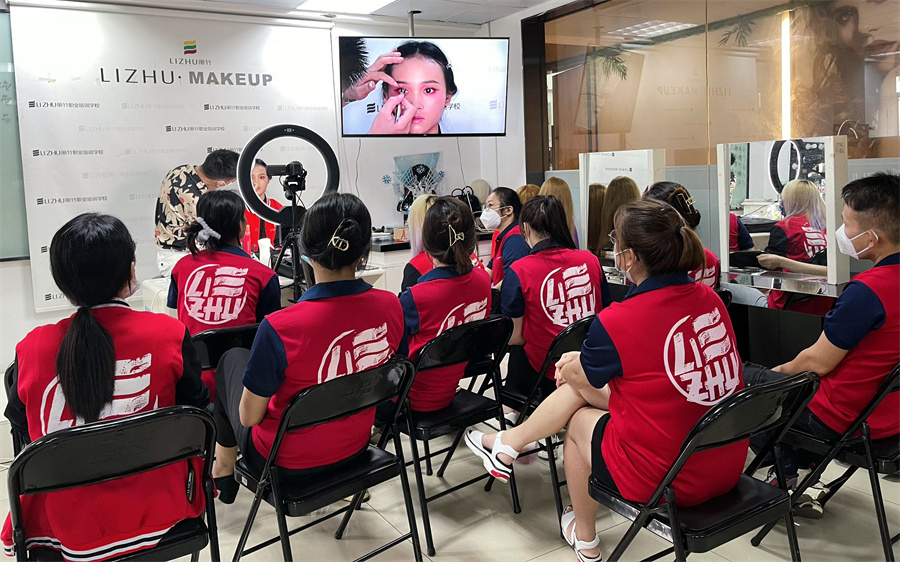 國(guó)風(fēng)妝容造型課堂 ，都是復(fù)古回憶的味道