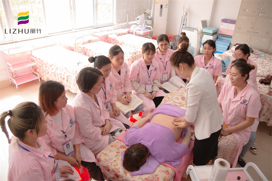 按摩腰部的好處，南寧美容美體養(yǎng)生學(xué)校告訴你