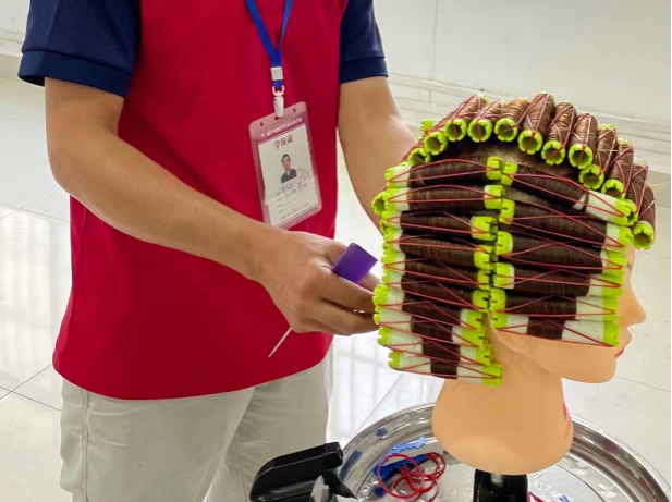 美發(fā)上杠常用技巧，南寧燙染技師培訓(xùn)課程