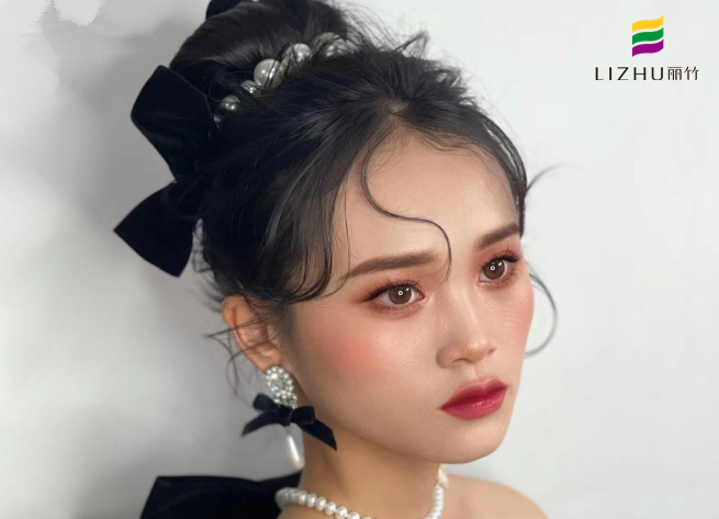 黑色禮服造型，廣西美妝造型學(xué)校作品分享