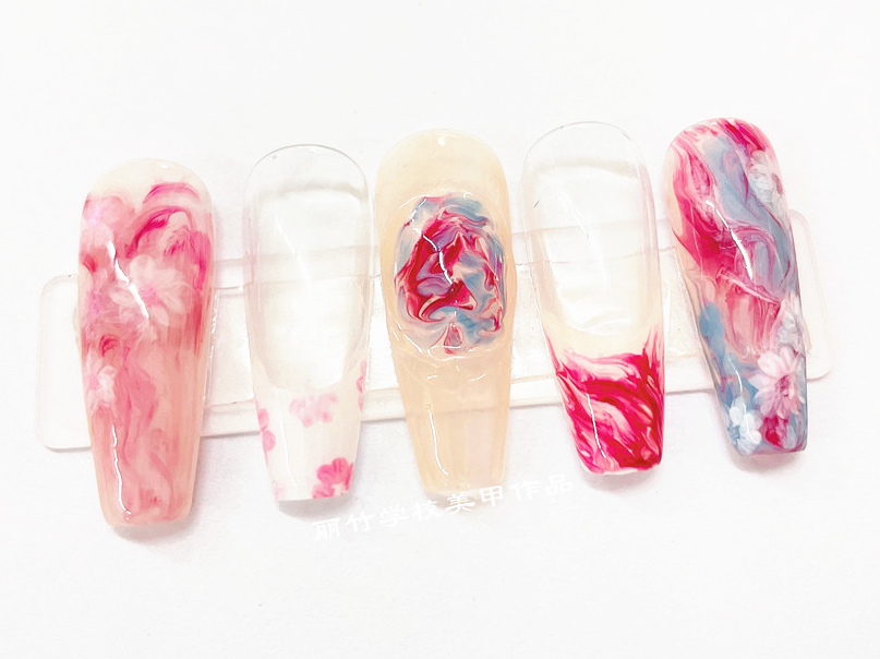 暈染液美甲圖片，廣西南寧美甲師培訓(xùn)作品