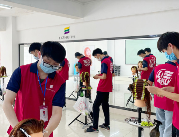 美發(fā)初學(xué)者上杠技巧，廣西燙染學(xué)校學(xué)上杠