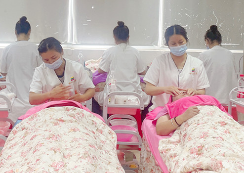 秋季面部按摩有哪些技巧？南寧美容培訓(xùn)面部護(hù)理教案