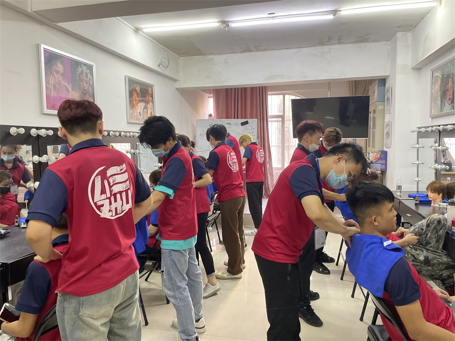 美發(fā)按摩實(shí)訓(xùn)，南寧美發(fā)專業(yè)學(xué)校洗護(hù)課程