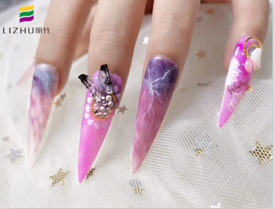 紫色霧霾美甲，南寧培訓(xùn)美甲師作品欣賞