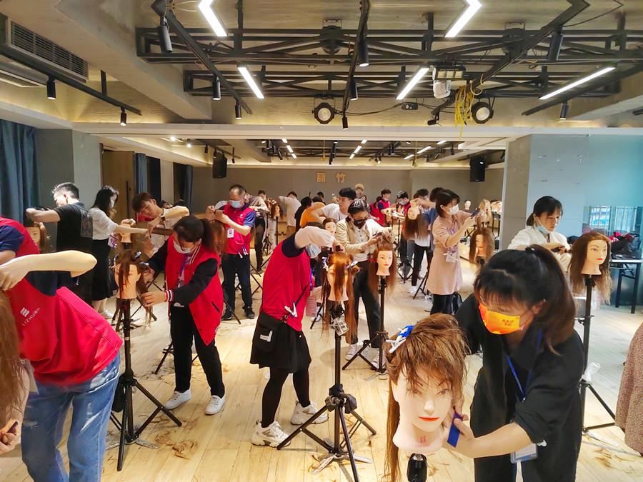 邊緣層次的常用修剪方法，南寧美發(fā)培訓排行榜前十課堂筆記