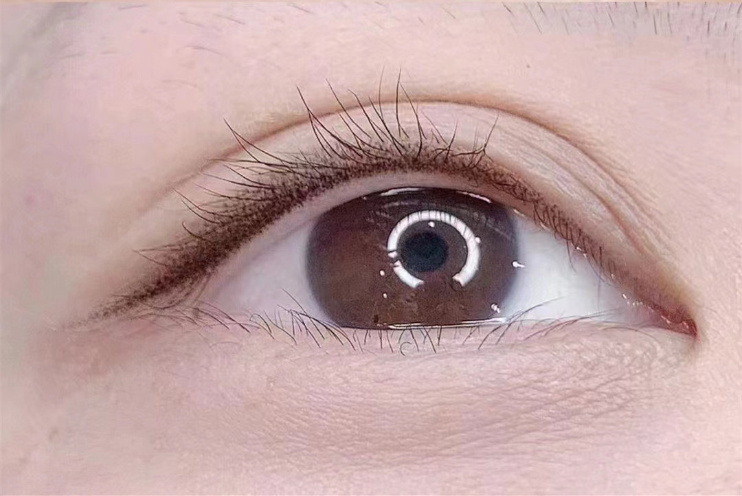 單眼皮紋眼線的注意事項(xiàng)，廣西南寧眉眼唇學(xué)?？偨Y(jié)