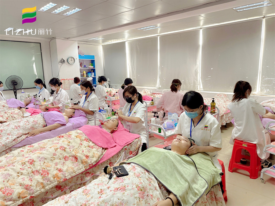 秋季如何敷面膜？南寧面部護理基礎班課程分享