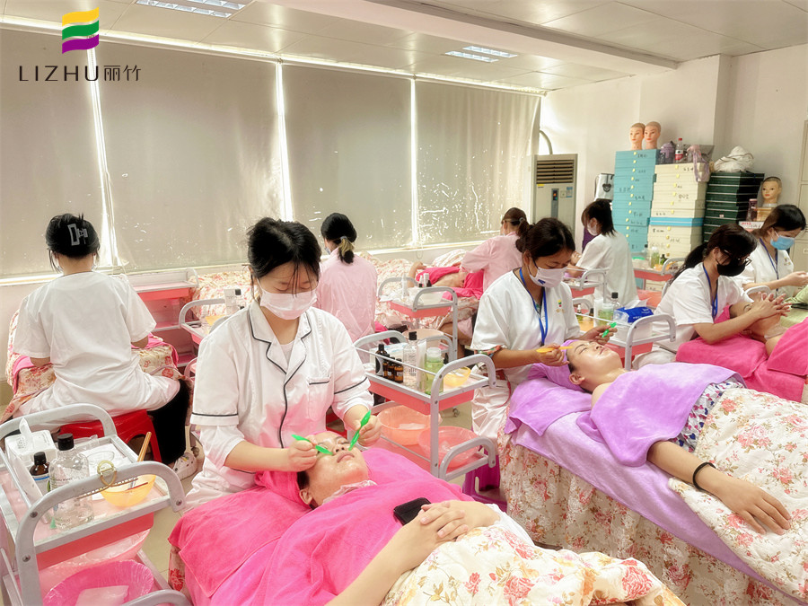 眼部撥筋的注意事項(xiàng)，南寧皮膚管理培訓(xùn)班分享貼士