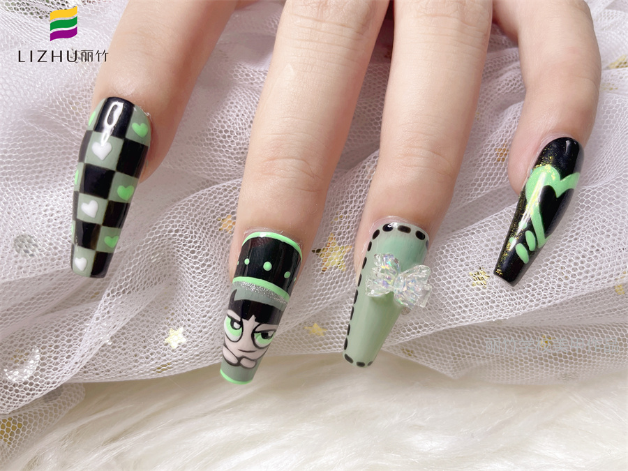 卡通棋盤格美甲，南寧美甲學(xué)校實(shí)訓(xùn)作品