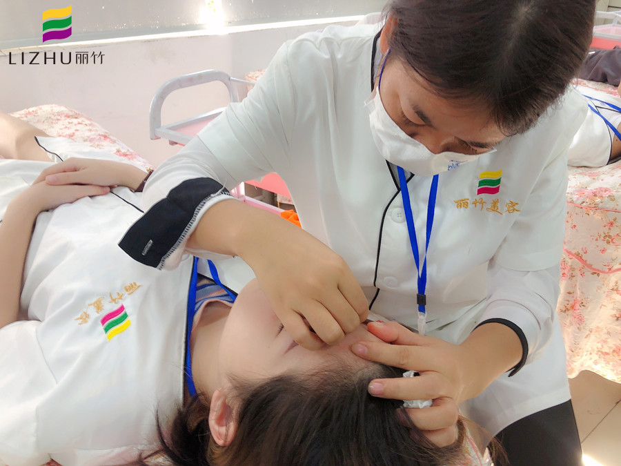 紋眉后的隱藏注意事項(xiàng)，廣西紋繡學(xué)紋眉幫你總結(jié)