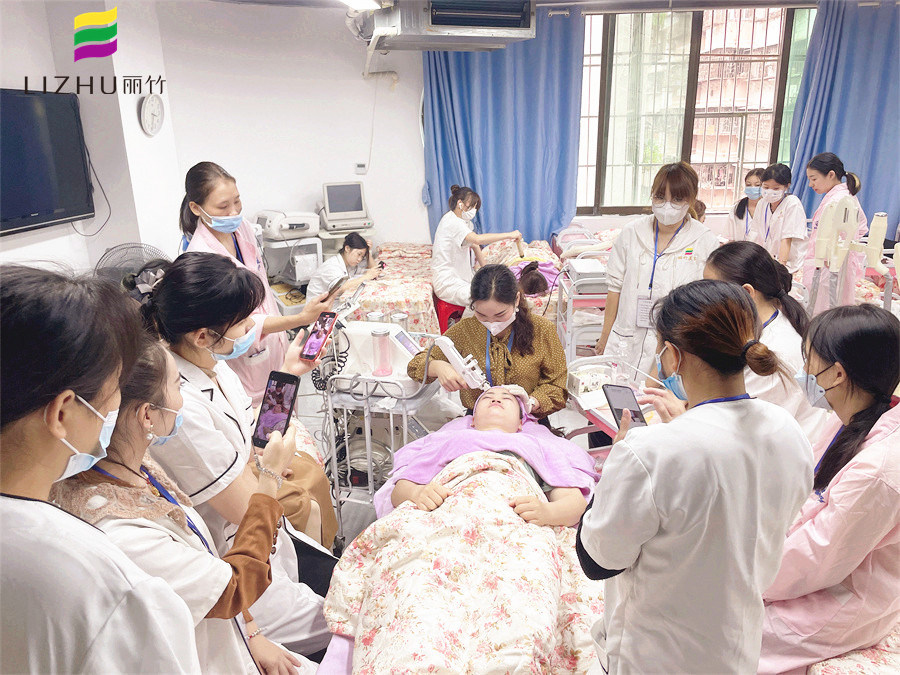 水光槍使用后注意事項，南寧美容儀器培訓(xùn)學(xué)校講解