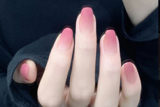 秋冬美甲圖顯手白，廣西美甲培訓(xùn)教育推薦