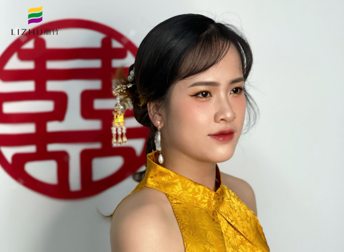 新中式晨袍造型 | 南寧新娘化妝造型學校作品