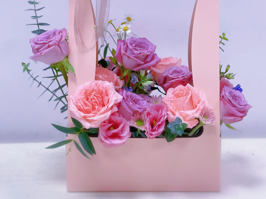 清新韓式花籃，廣西花藝職業(yè)學校邀您共享韓式浪漫