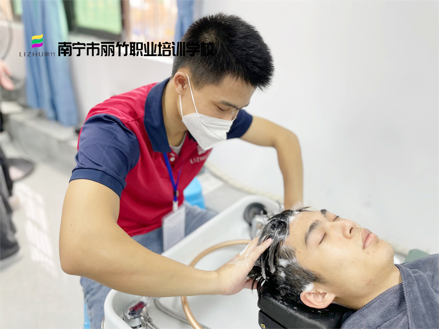 如何判斷頭發(fā)類型？零基礎學洗護