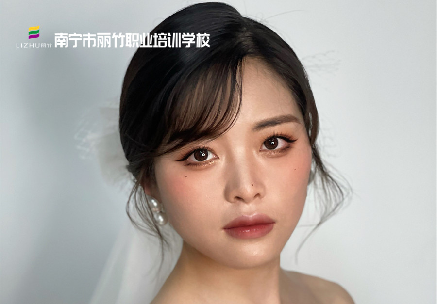 韓式新娘造型，南寧化妝培訓新娘造型作品