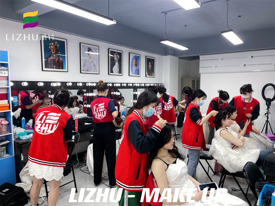 韓式新娘實訓課堂，_南寧新娘彩妝造型學校實操