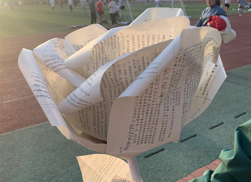 紙卷玫瑰花教程 ???，廣西花藝紙花培訓(xùn)課程分享