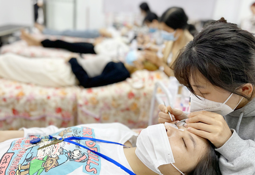 你為什么要學美睫？南寧美甲美睫學校分析原因