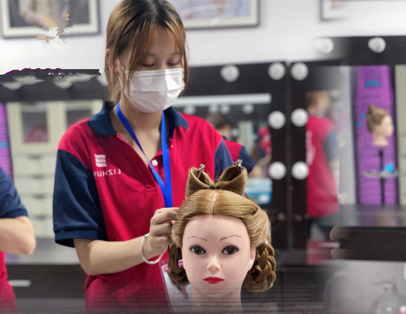 廣西化妝培訓發(fā)型 | 廣西職業(yè)化妝師培訓學校