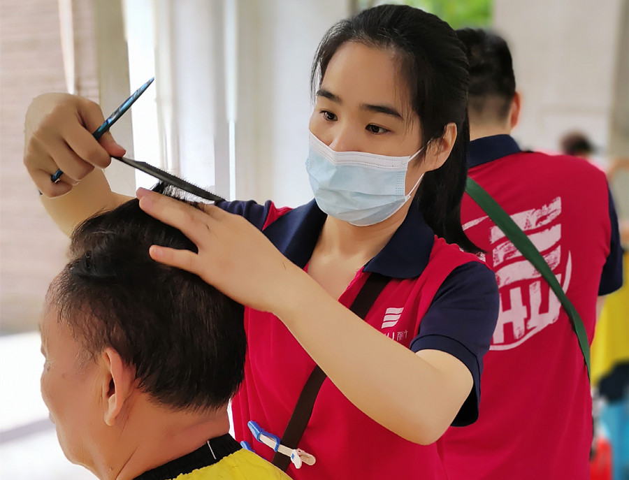 南寧美發(fā)學(xué)校真人實(shí)踐，麗竹美發(fā)學(xué)校沖沖沖