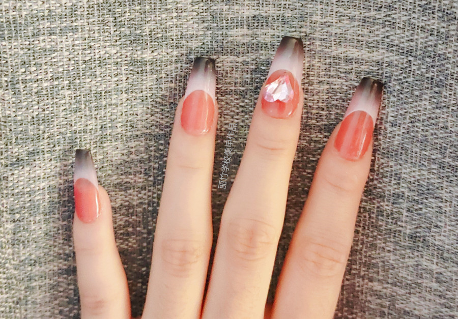 法式美甲，零基礎(chǔ)學(xué)美甲培訓(xùn)學(xué)員作品