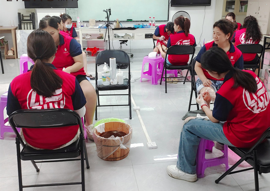 足部護(hù)理如何操作？南寧美甲學(xué)校排名課程