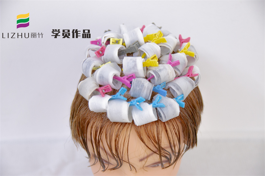 廣西燙發(fā)造型學(xué)校作品：錫紙燙、定位燙，包租婆卷筒造型