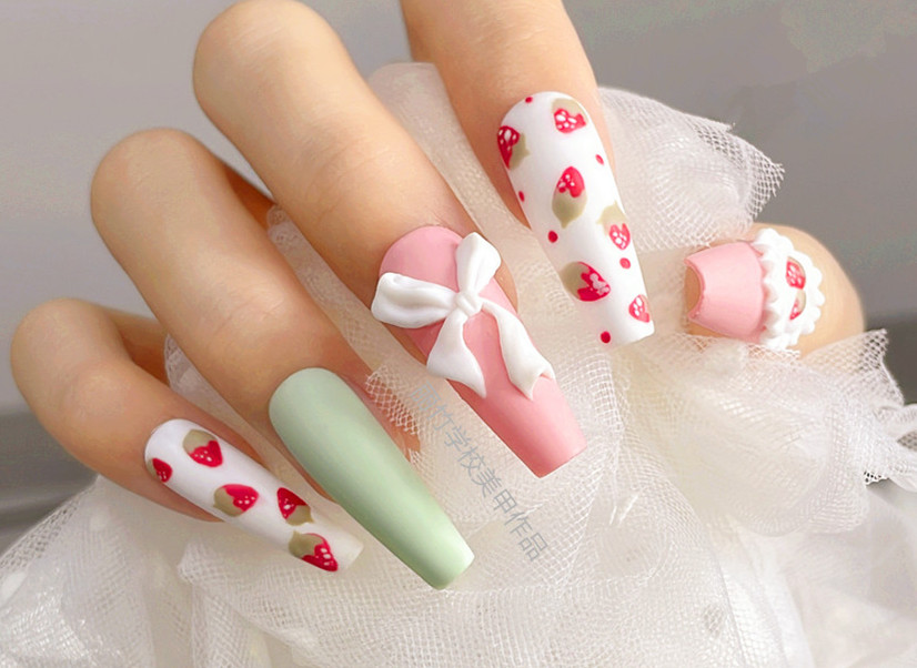 草莓美甲，零基礎(chǔ)美甲教學(xué)作品