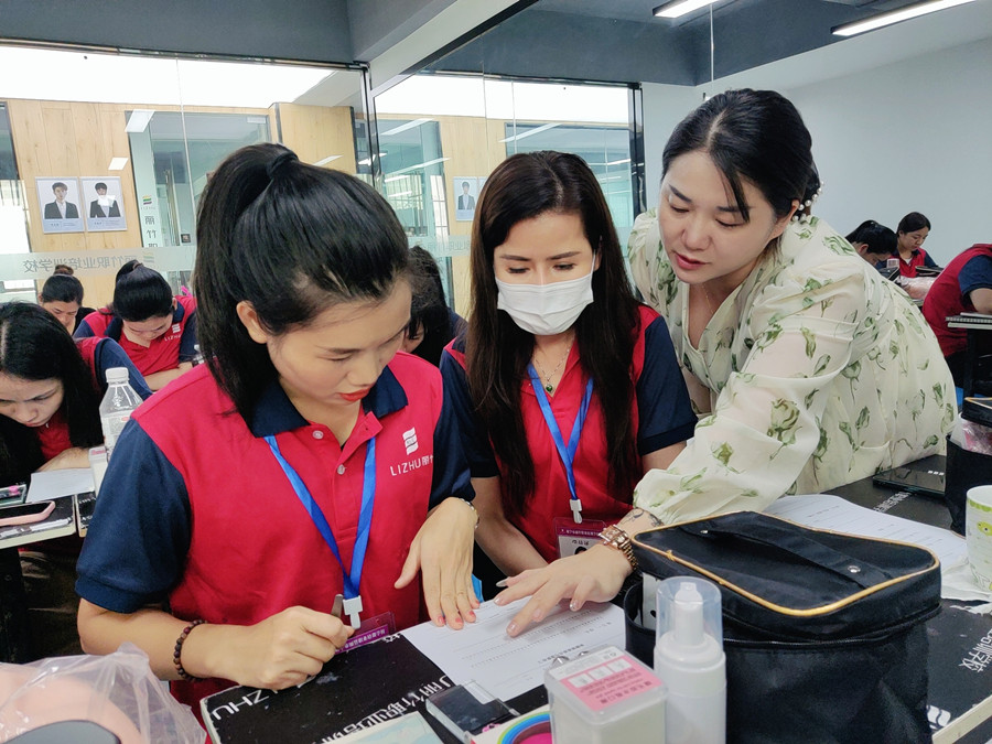 紙上練習(xí)睫毛，廣西美睫培訓(xùn)基礎(chǔ)練習(xí)