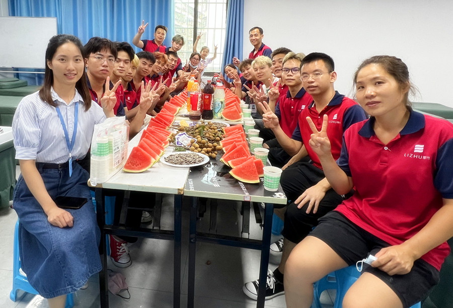 南寧美發(fā)學校畢業(yè)座談會，感念師恩