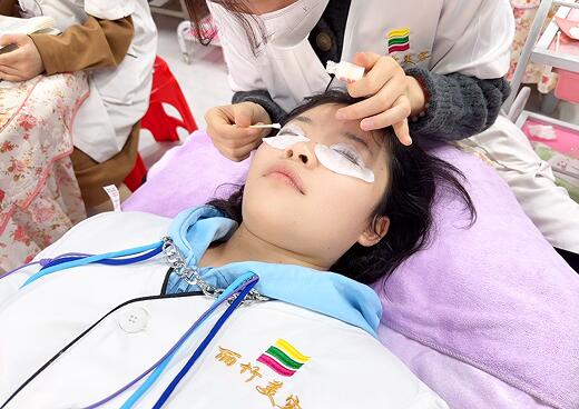 眼部護(hù)理：眼膜正確的使用方法