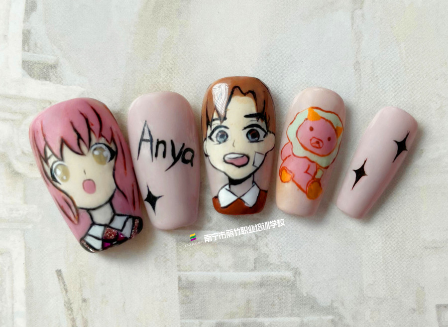 卡通動(dòng)漫美甲，南寧學(xué)美甲款式